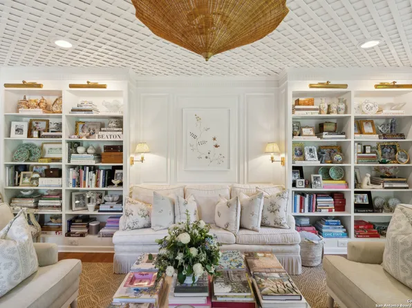 643 Terrell Rd, Terrell Hills, TX 78209