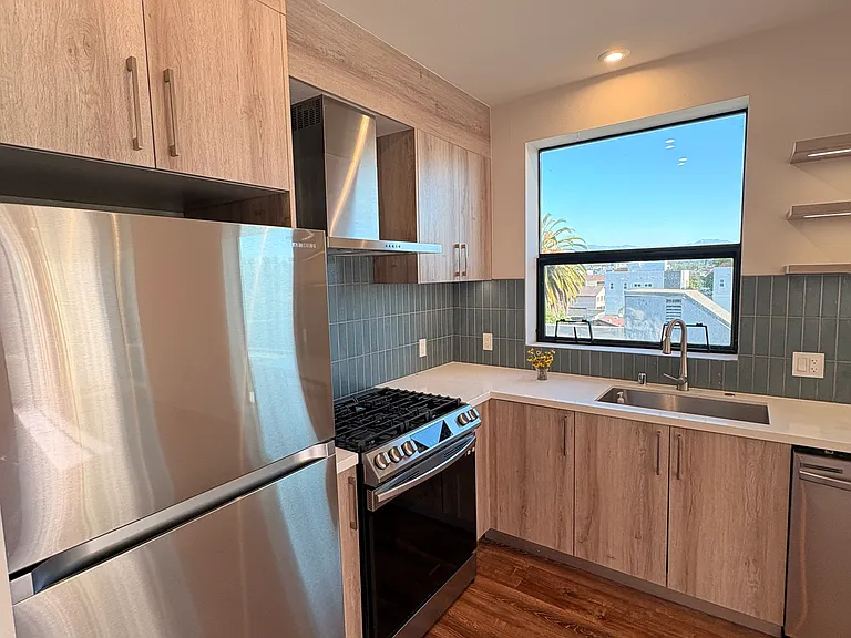 231 S Westlake Ave #301 — Photo 4