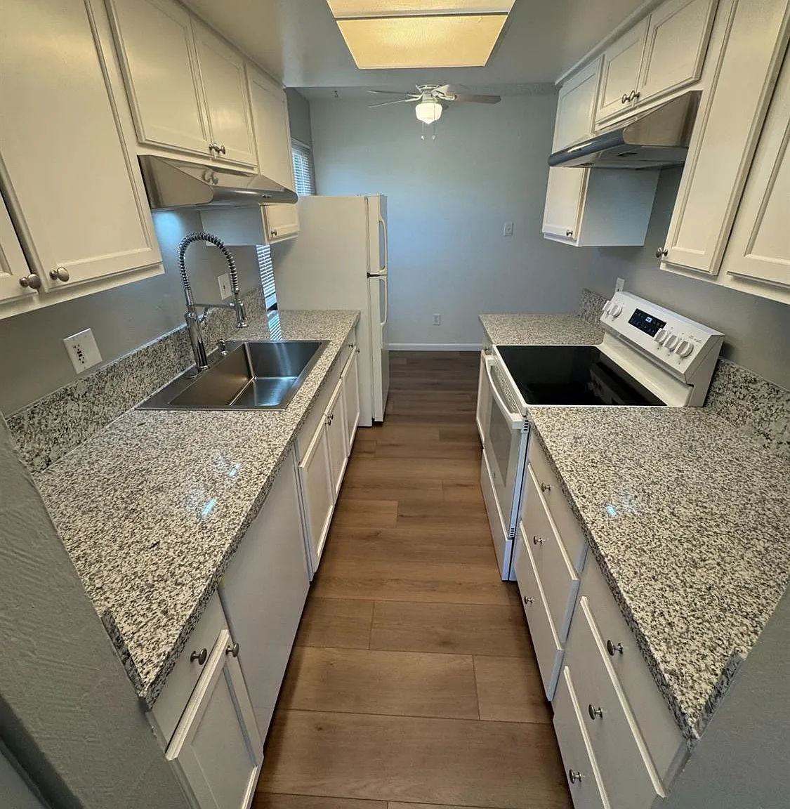 3 bed, 1.5 bath, 850 sqft, $1,995 — Photo 2