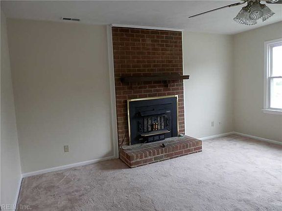 4th image of 1533 Gallery Ave