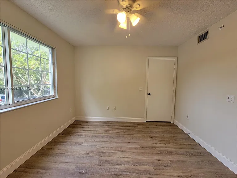 4155 N Haverhill Rd #1415 — Photo 3