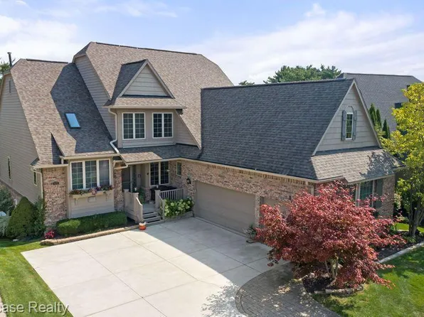 5352 Versailles Ave, Brighton, MI 48116