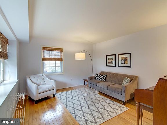 4th image of 12814 Mount Royal Ln