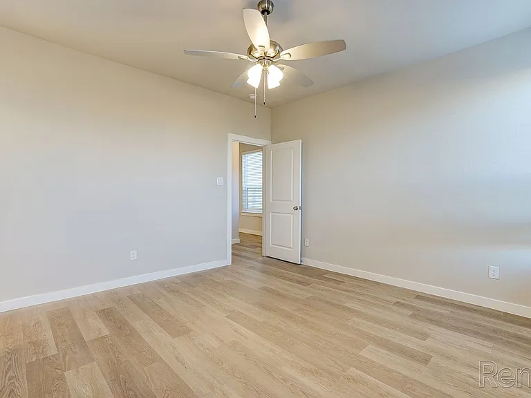 4110 Tobin Dr — Photo 11