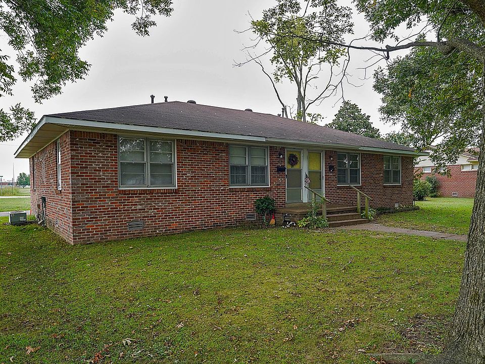 1st image of 405 North Dr