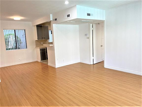 3rd image of 11725 Montana Ave #104