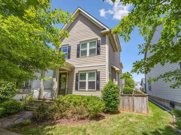 105 Della St, Chapel Hill, NC 27516