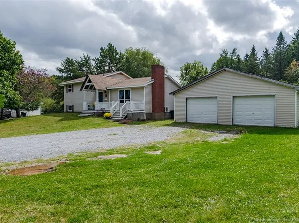 9 Woodward Cres, Quispamsis, NB E2E 1N5