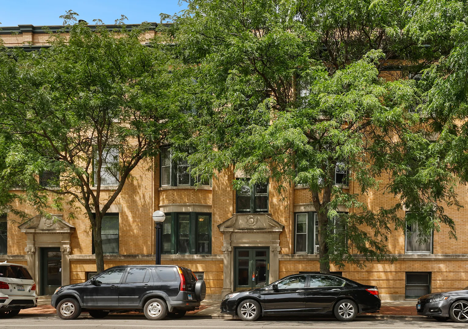 1 bed, 1000 sqft, $3,500 — Photo 1