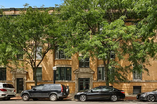 432 W Dickens Ave #3 Photo 1