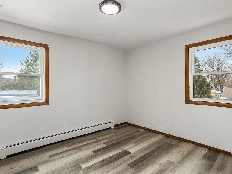 1730 Harold St — Photo 7