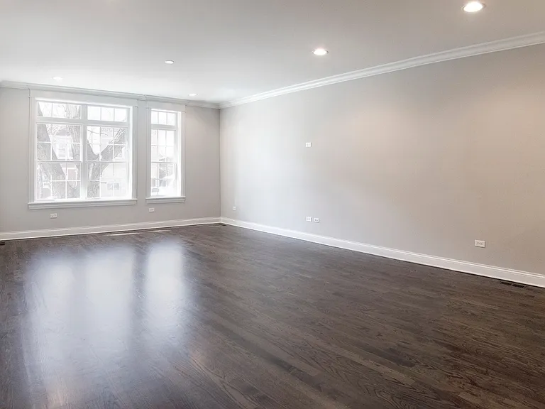 4113 N Western Ave #3 — Photo 2