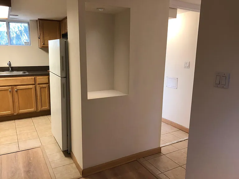 6212 Macarthur Blvd — Photo 2