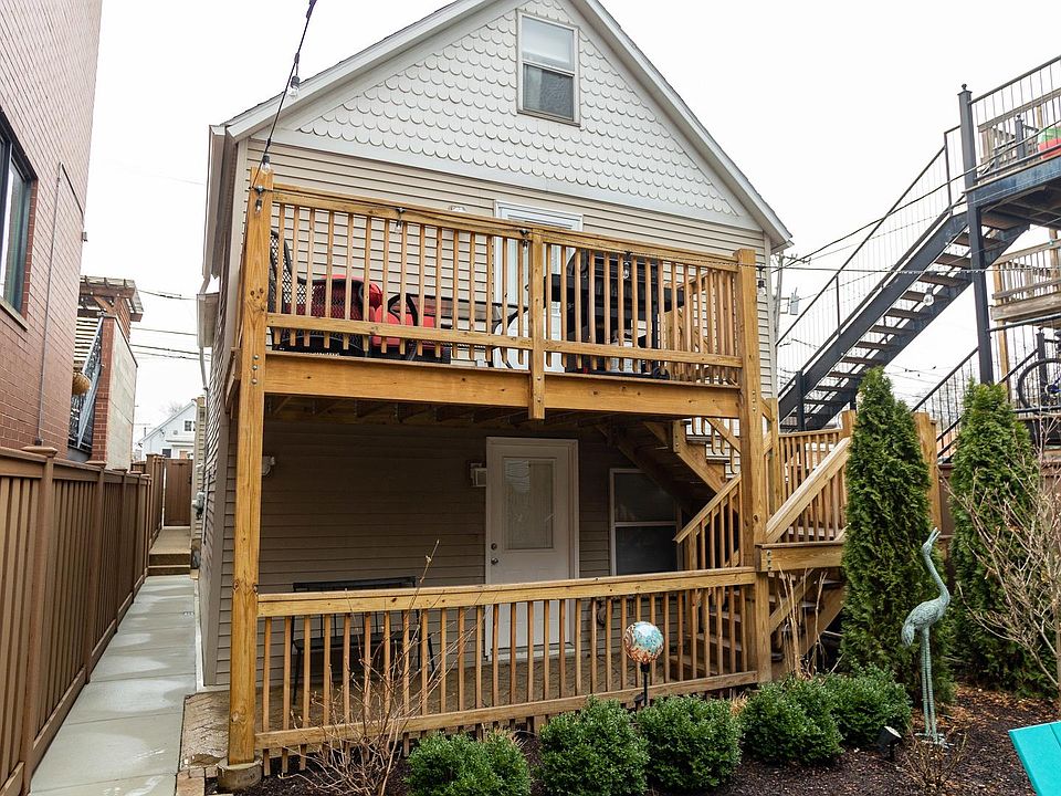 1st image of 1649 W Wrightwood Ave #1