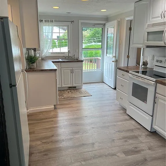 16 Clearwater Rd — Photo 5