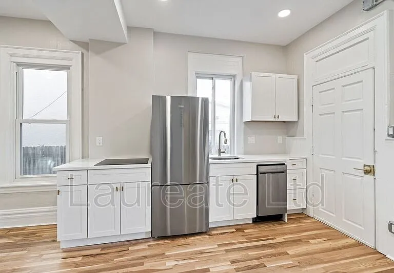 252 N Lincoln St #3 — Photo 5