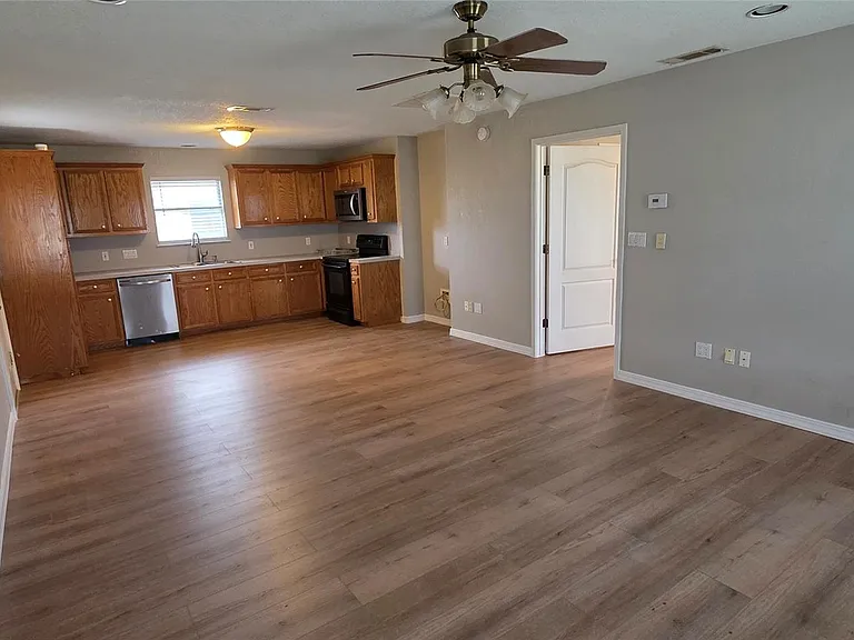 16 Brenda Ln — Photo 32