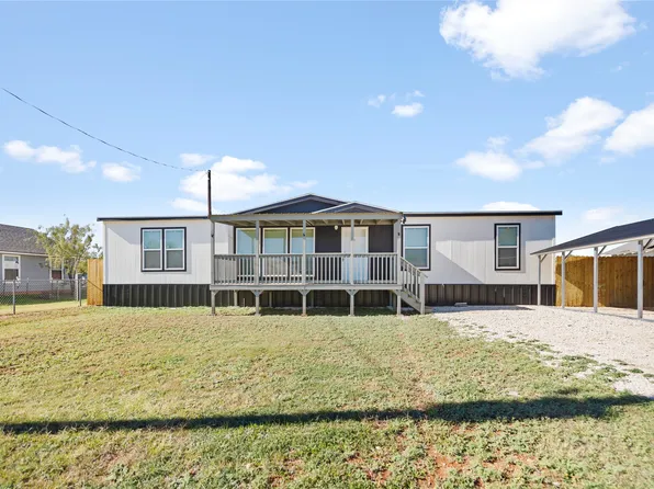 312 4th St, Hawley, TX 79525