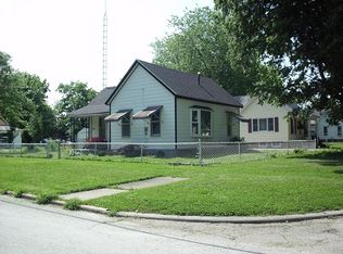 109 W 3rd St, Pana, IL 62557