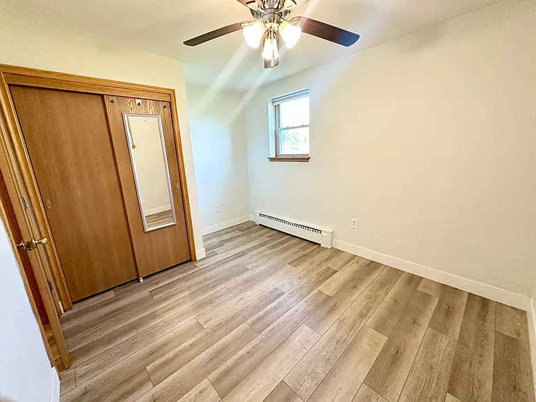 636 Larpenteur Apartments! — Photo 7