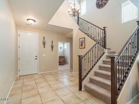 3rd image of 43 W Aster Dr