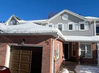 33 Middlemiss Cres, Cambridge, ON N1T 1R5