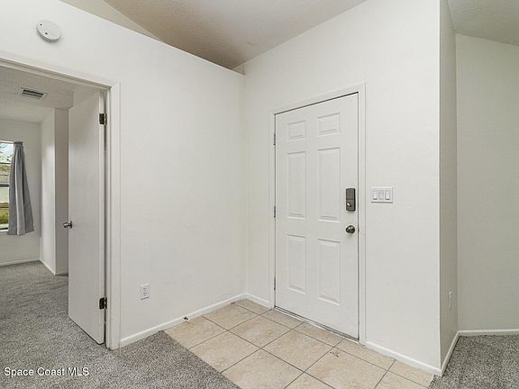 3rd image of 791 Ivanhoe St NW