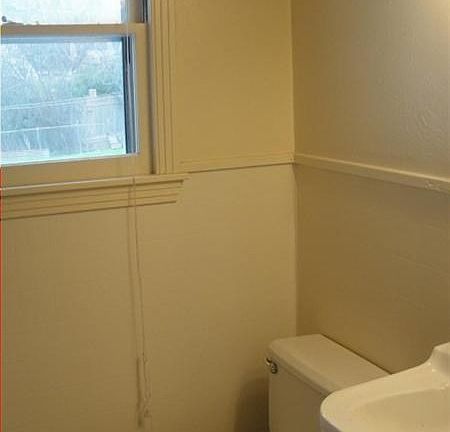 5th image of 1402 Hermosa Dr
