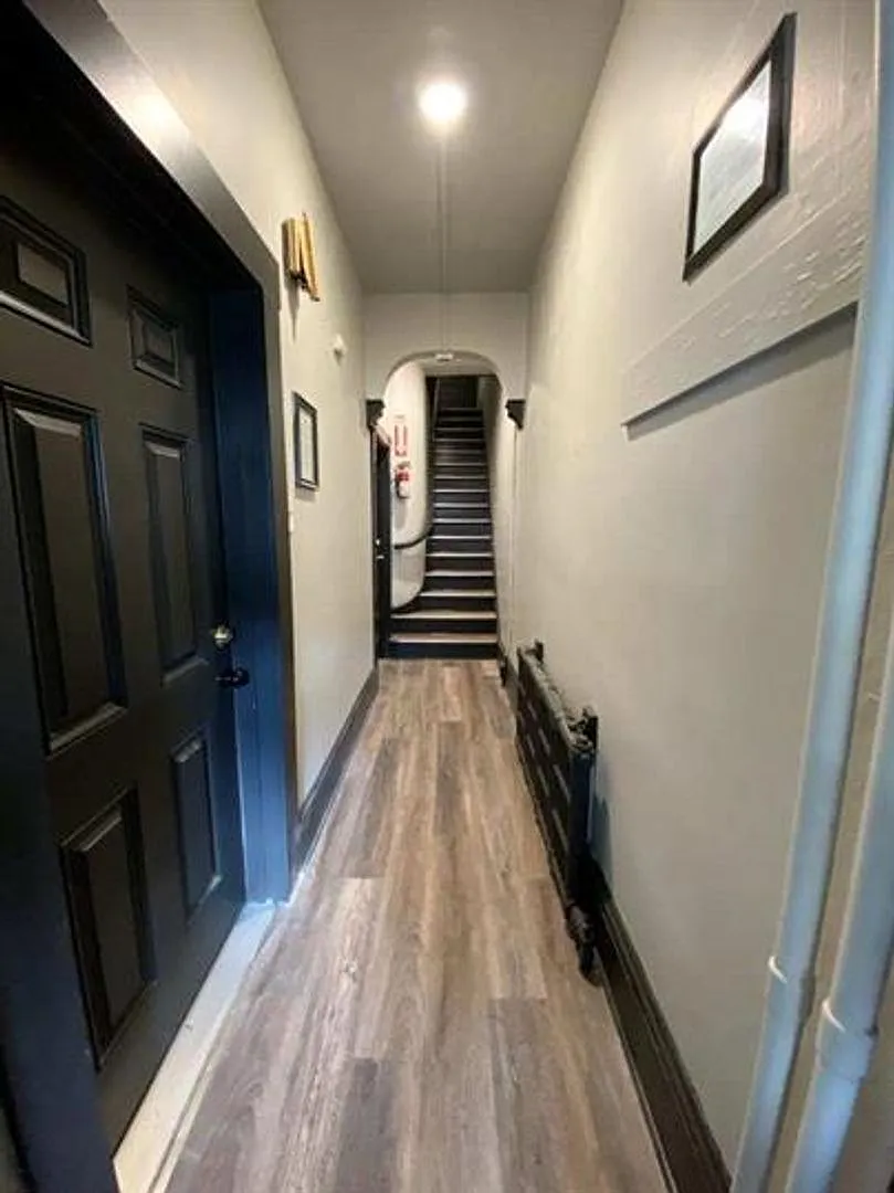 19 South Ann Street — Photo 3