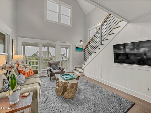 3rd image of 7 Isle Of Skye Crescent
