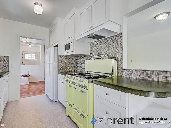 3rd image of 508 Avenue D