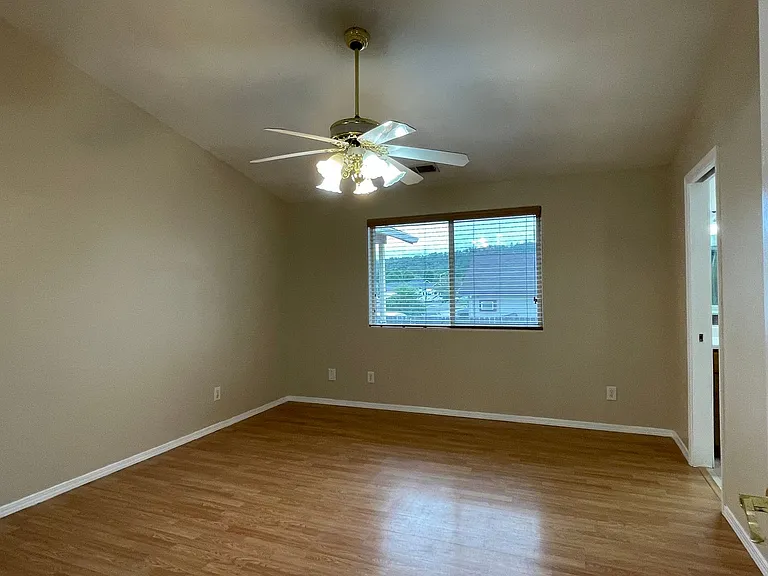 476 Teakwood Dr — Photo 13