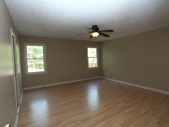 3rd image of 83 Dogwood Trail Dr