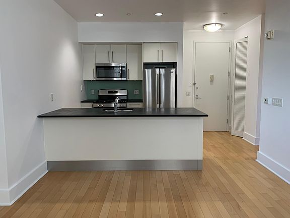 5th image of 4 Beacon Way APT 808