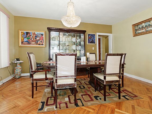 3rd image of 1316 Eggert Pl
