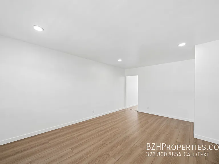 252 S New Hampshire Ave — Photo 14