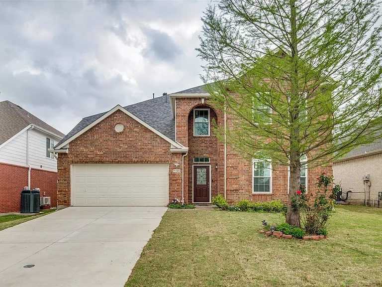 9720 Kingsmill Dr — Photo 1