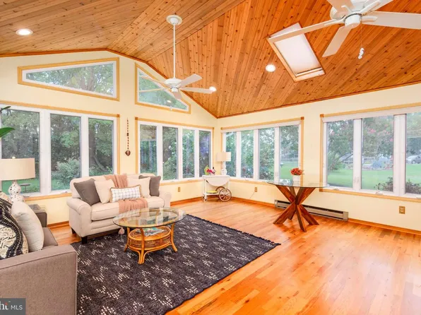 1401 Calvert Rd, Chester, MD 21619