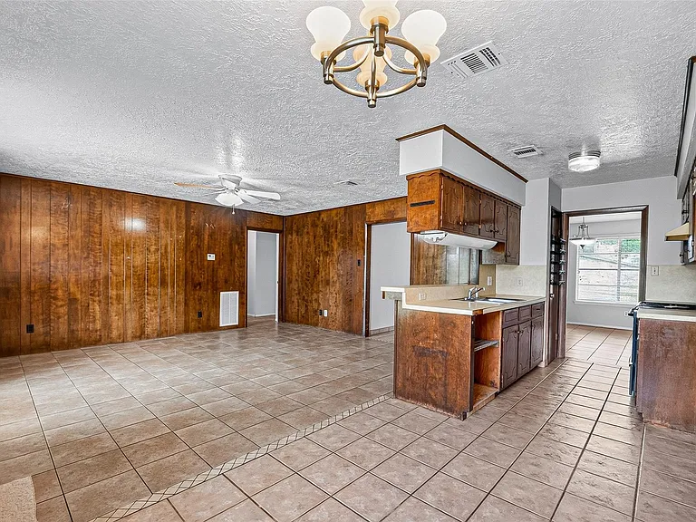3602 Cedarcrest Dr — Photo 10