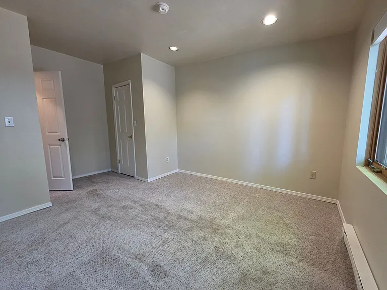 1513 1/2 S Corona Ave — Photo 5