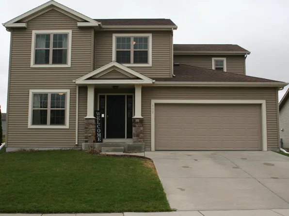 930 Badger Dr, Lake Mills, WI 53551