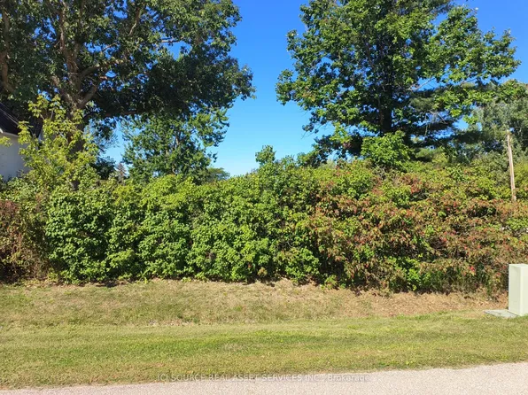 3215 Mill St, Saint Clair, ON N0P 2R0