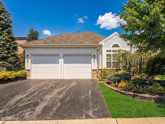 2nd image of 10 Arcadia Drive