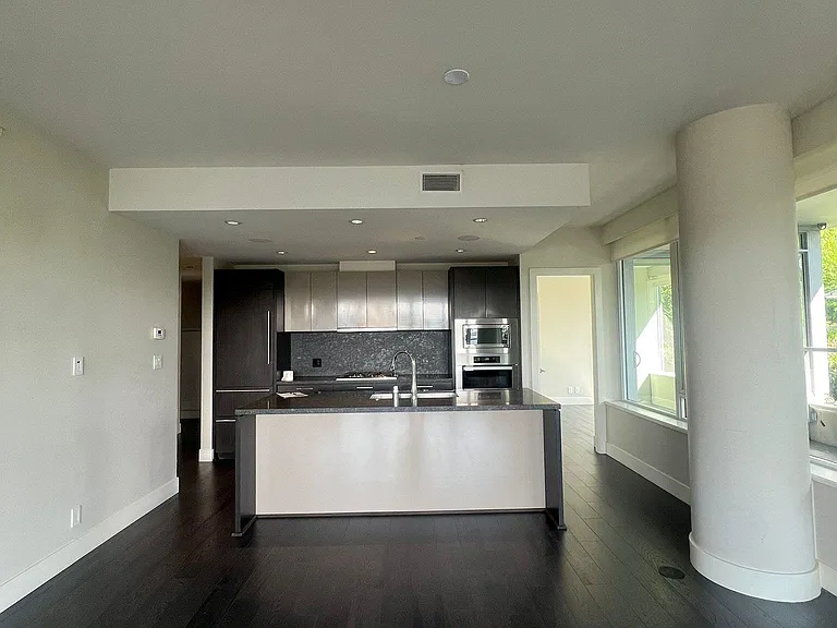 866 Arthur Erickson Pl #202 — Photo 3