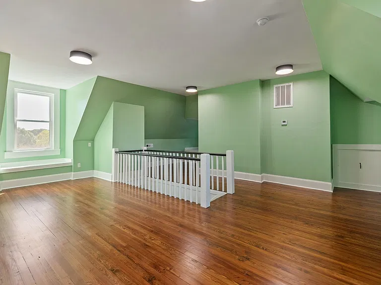 402 S Chester St — Photo 43