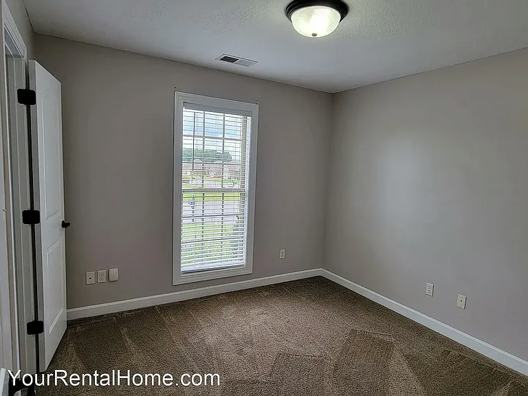 82 Grove Hill Ln — Photo 20
