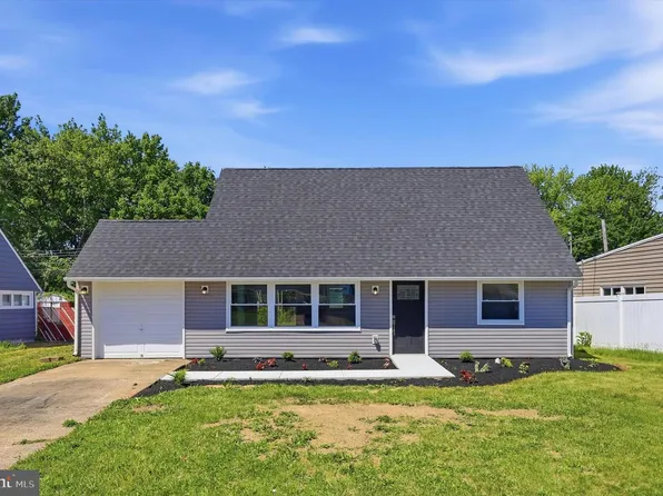 101 Kingwood Ln, Levittown, PA 19055