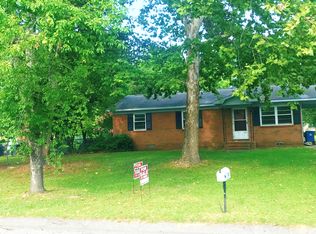 1617 Flintshire Rd, Fayetteville, NC 28304