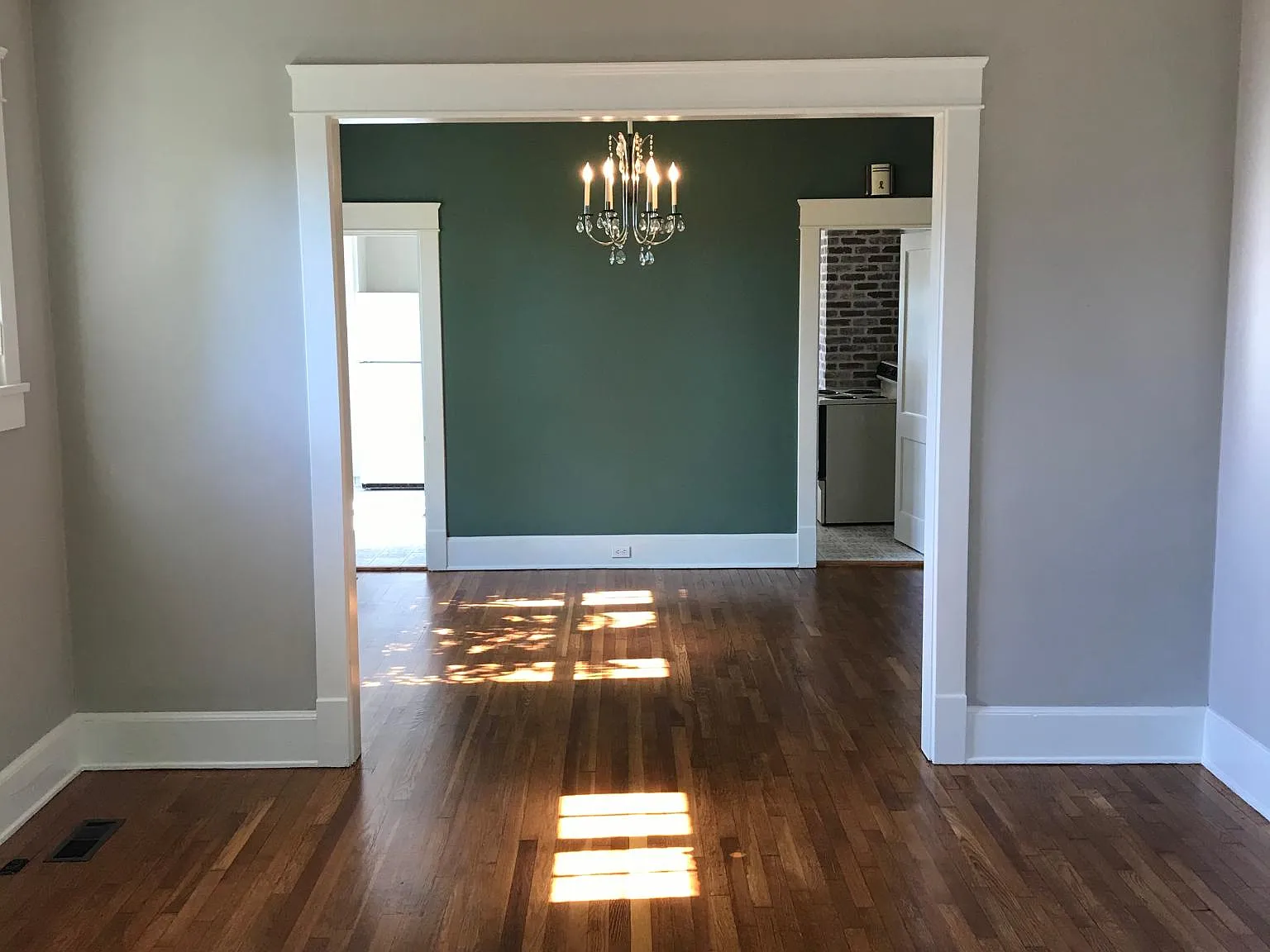 3 bed, 1300 sqft, $1,950 — Photo 4