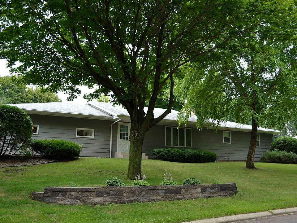 1st image of 811 Hillcrest Dr